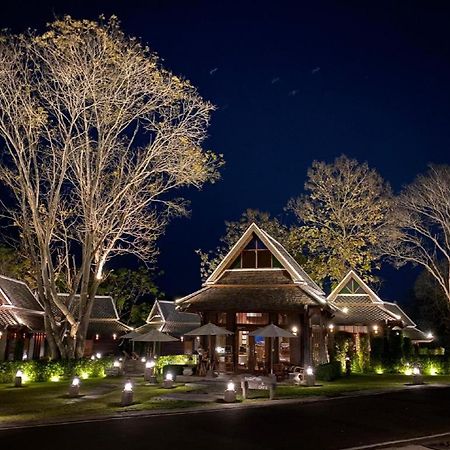 Hotel Ruean Racha Chiang Mai Esterno foto