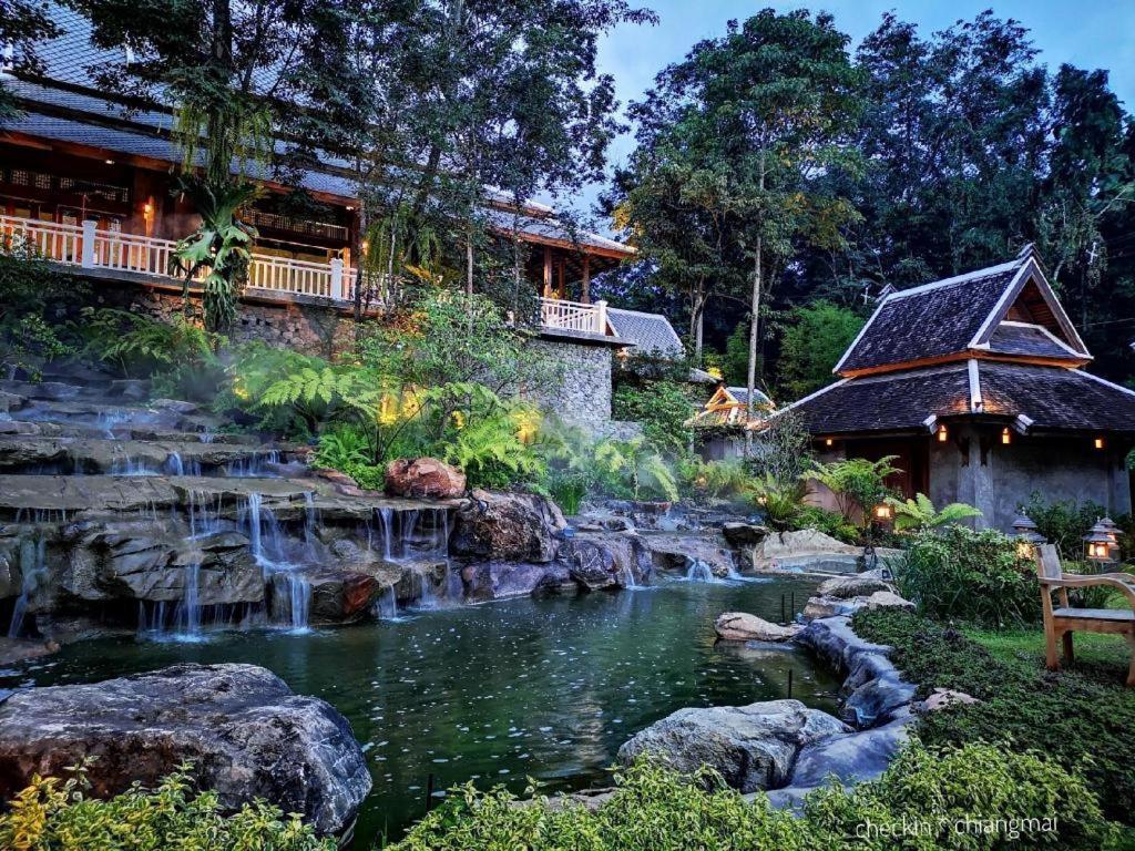 Hotel Ruean Racha Chiang Mai Esterno foto