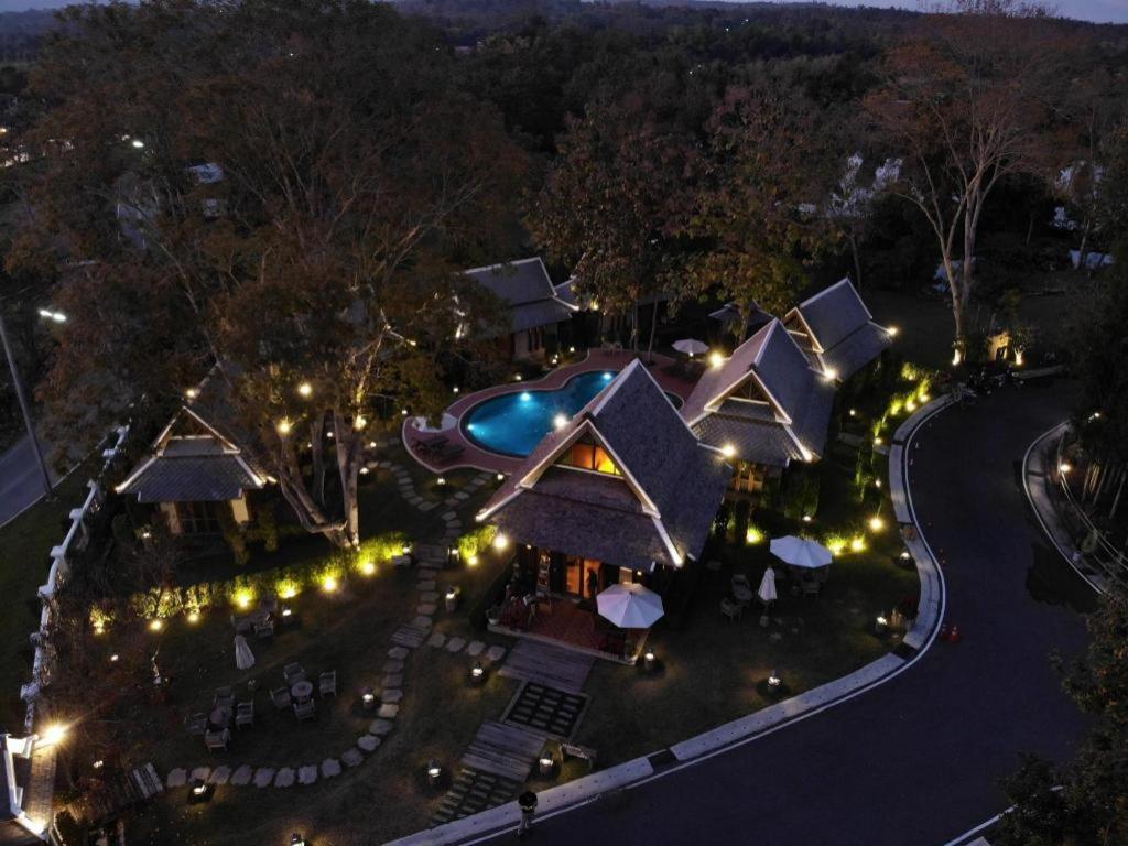 Hotel Ruean Racha Chiang Mai Esterno foto