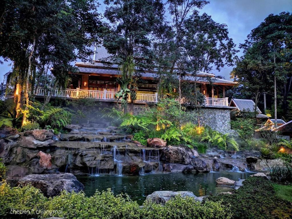 Hotel Ruean Racha Chiang Mai Esterno foto