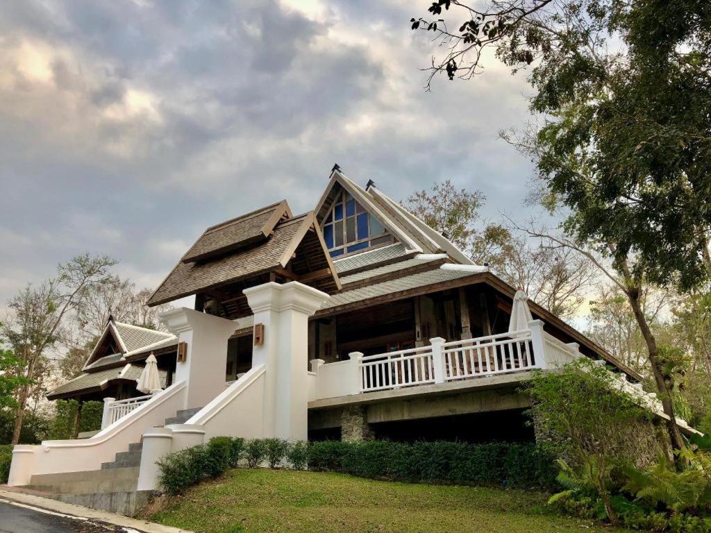 Hotel Ruean Racha Chiang Mai Esterno foto