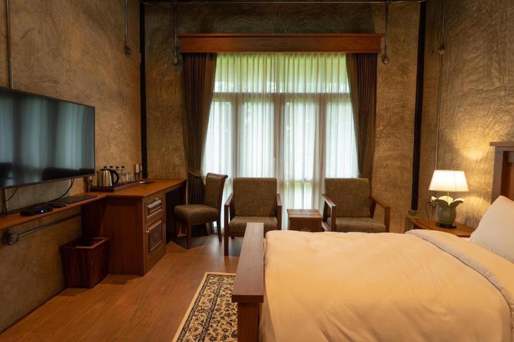 Hotel Ruean Racha Chiang Mai Esterno foto