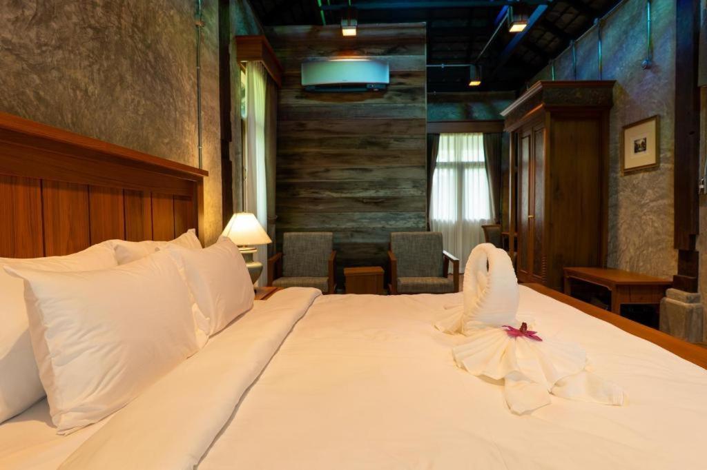 Hotel Ruean Racha Chiang Mai Esterno foto