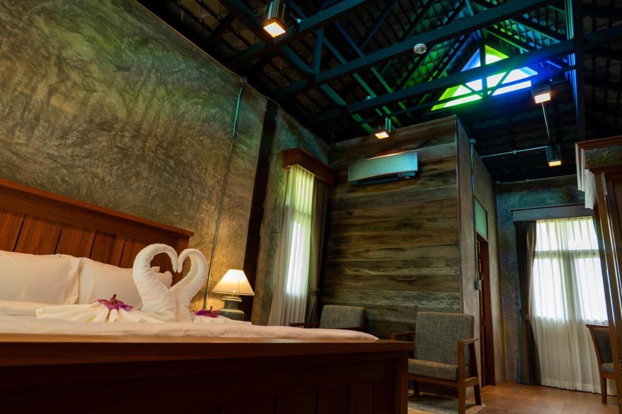 Hotel Ruean Racha Chiang Mai Esterno foto