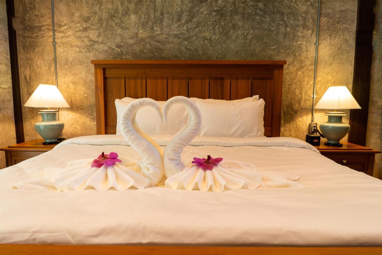 Hotel Ruean Racha Chiang Mai Esterno foto