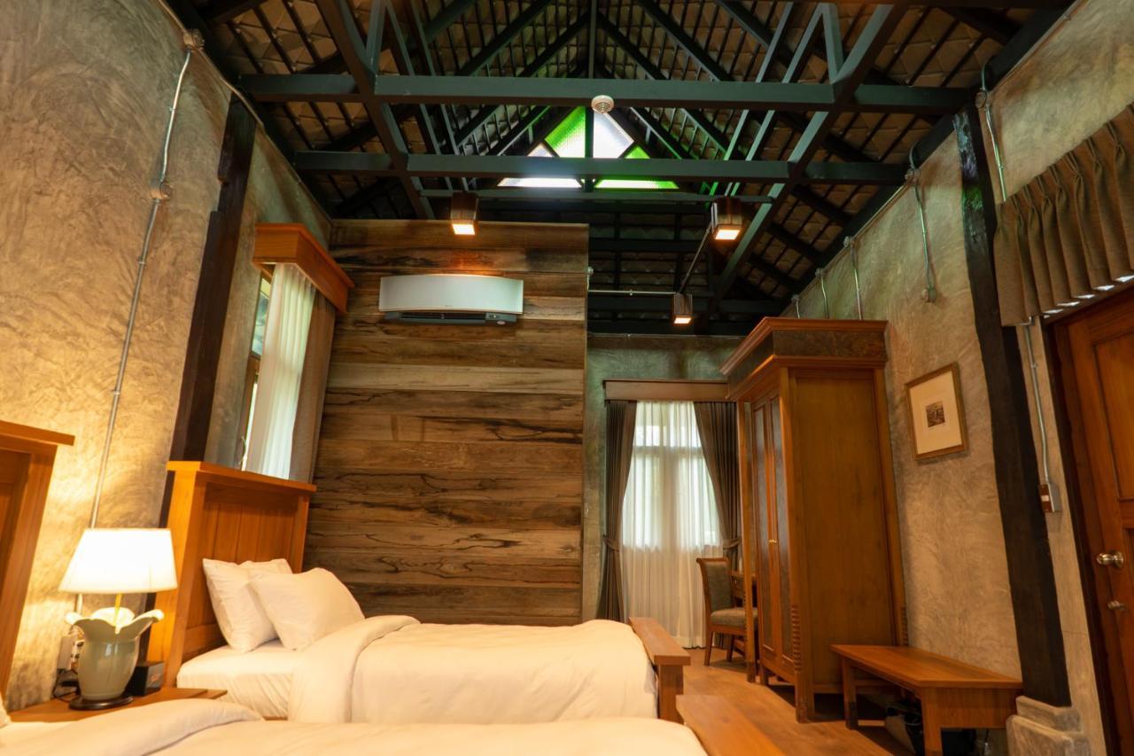 Hotel Ruean Racha Chiang Mai Esterno foto