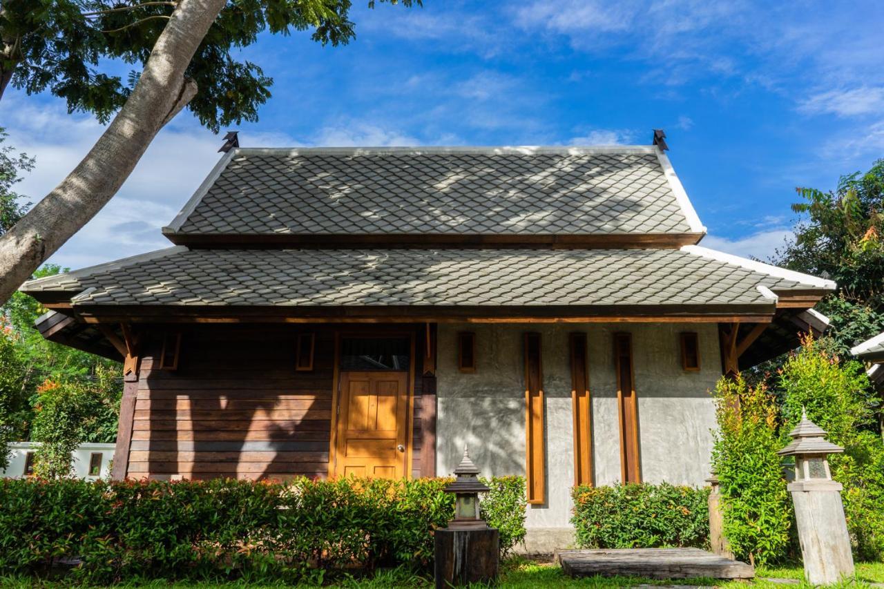 Hotel Ruean Racha Chiang Mai Esterno foto