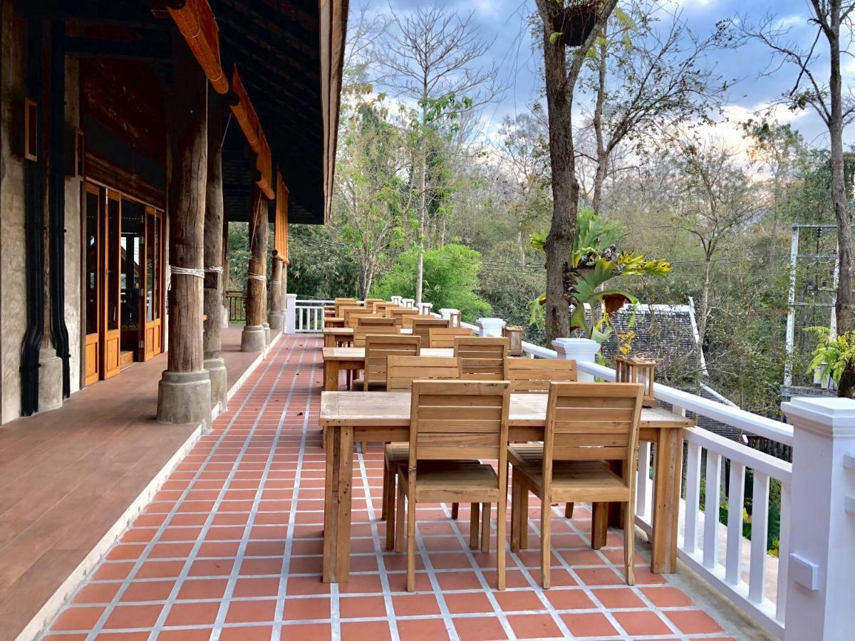 Hotel Ruean Racha Chiang Mai Esterno foto