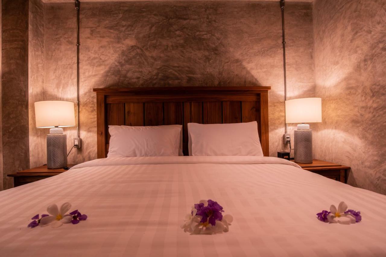 Hotel Ruean Racha Chiang Mai Esterno foto