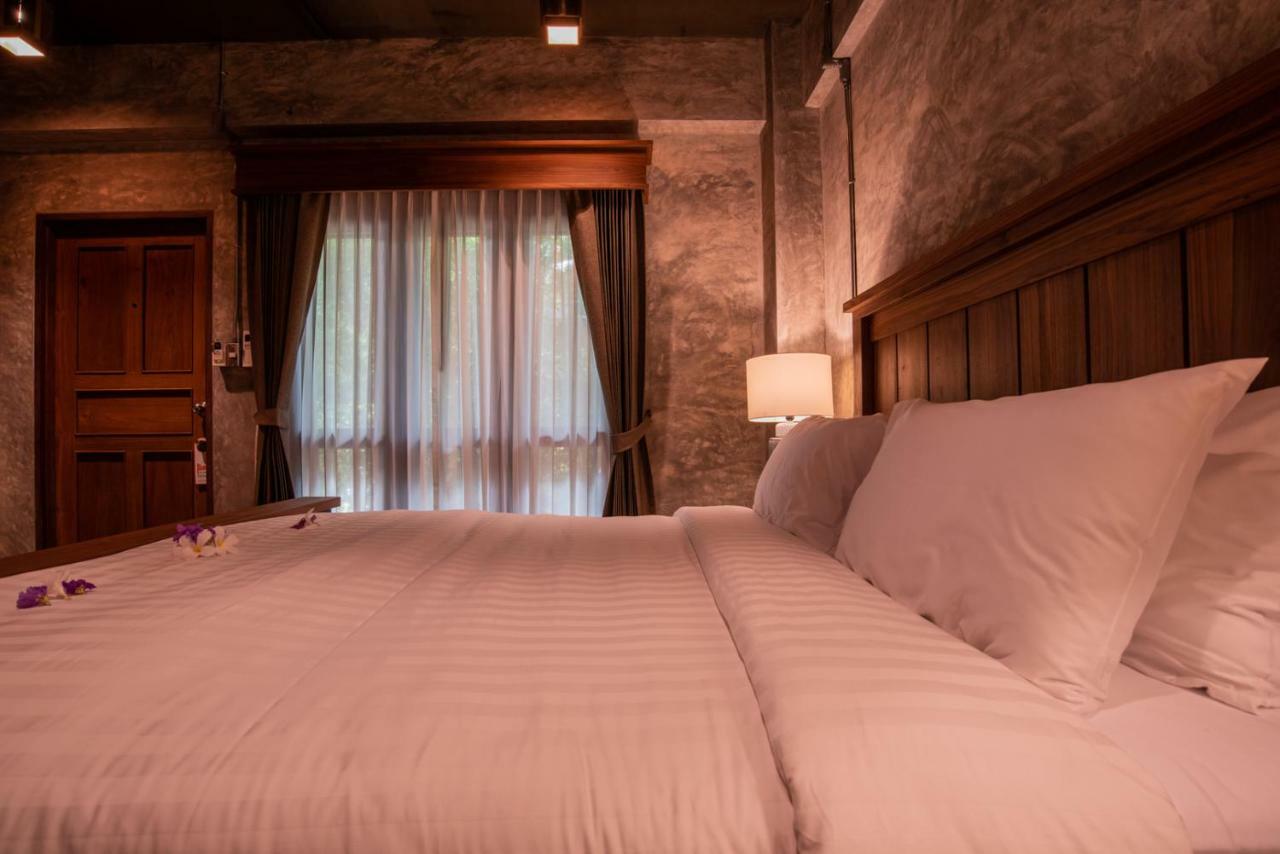 Hotel Ruean Racha Chiang Mai Esterno foto